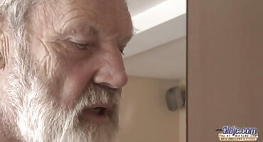 dance sex Anh ta có một con gà trống phim sex 2021 nga trong mông.